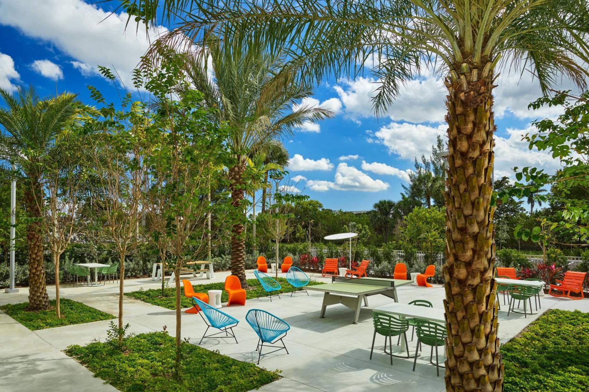 Aloft Miami Airport Hotel Miami Springs Екстериор снимка